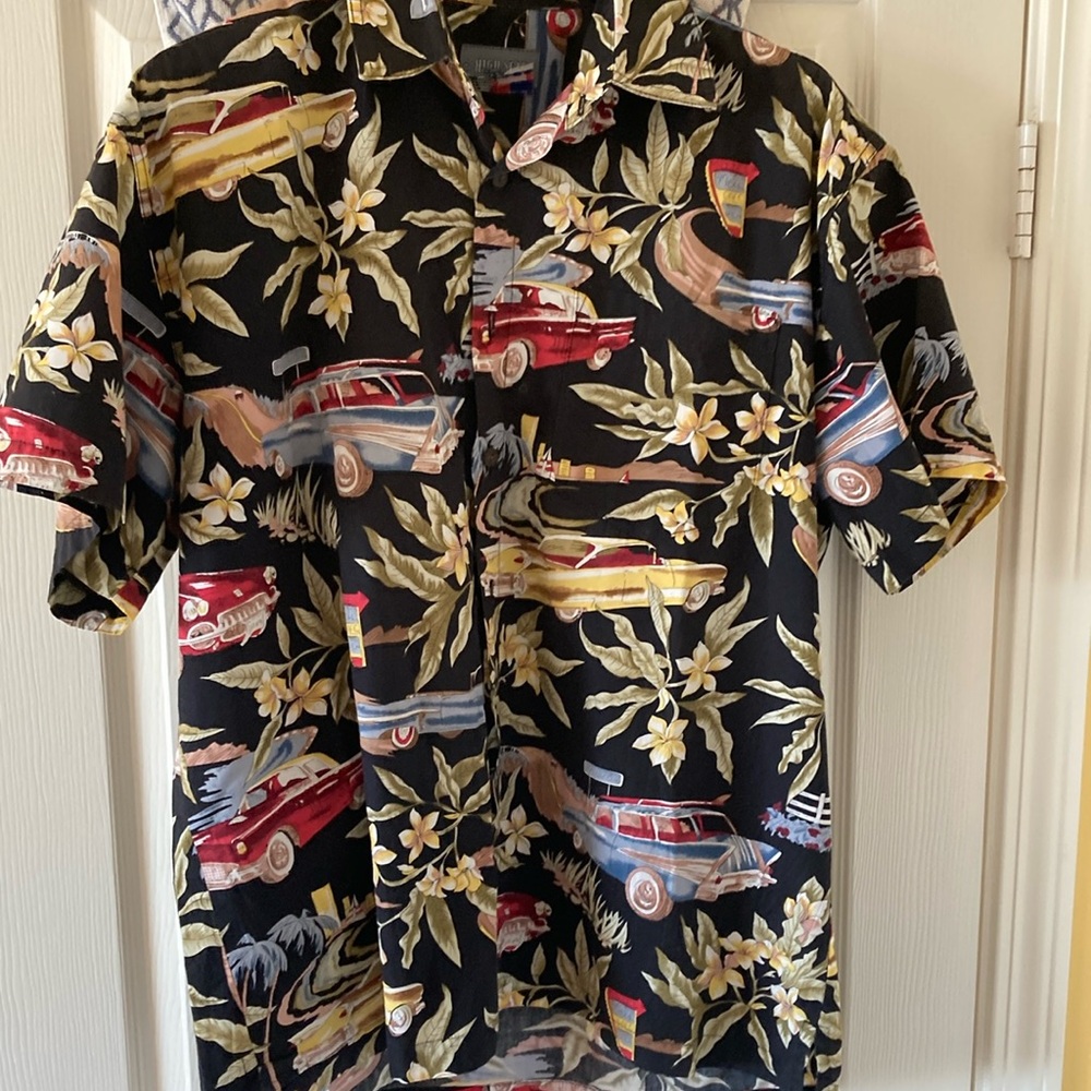 This is a beautiful car enthusiast Hawaiian shirt.